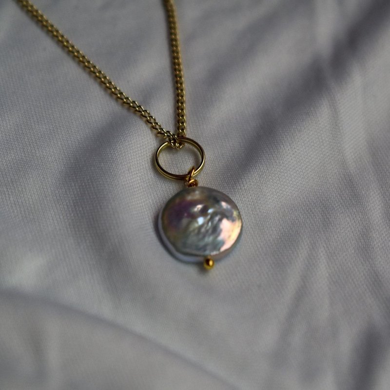 Silver Coin Freshwater Pearl Pendant Necklace | by Ifemi Jewels - 項鍊 - 其他材質 金色