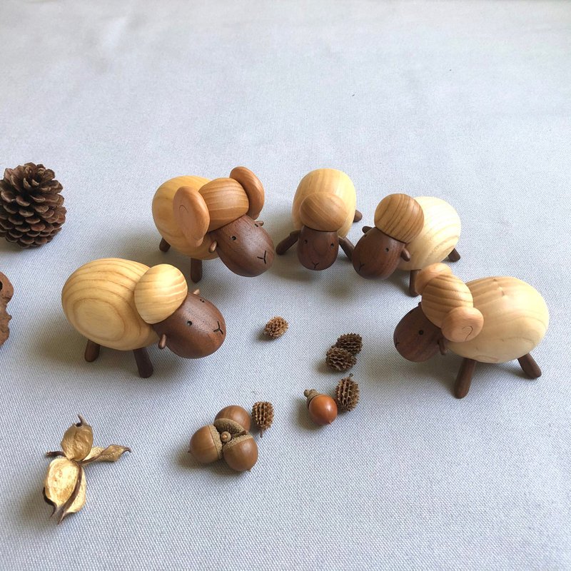 綿羊 羊爸爸 羊媽媽 羊的全家福 原木擺件 純手工 - 擺飾/家飾品 - 木頭 多色