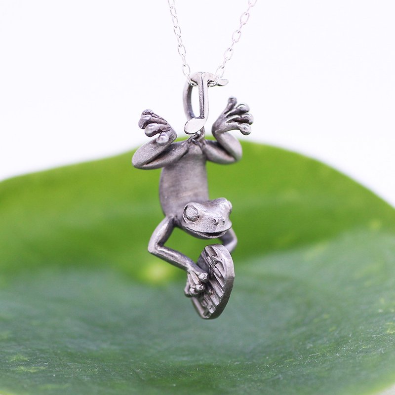 Frog in a happy mood / silver pendant / Silver925/Sterling Silver - Necklaces - Sterling Silver Silver