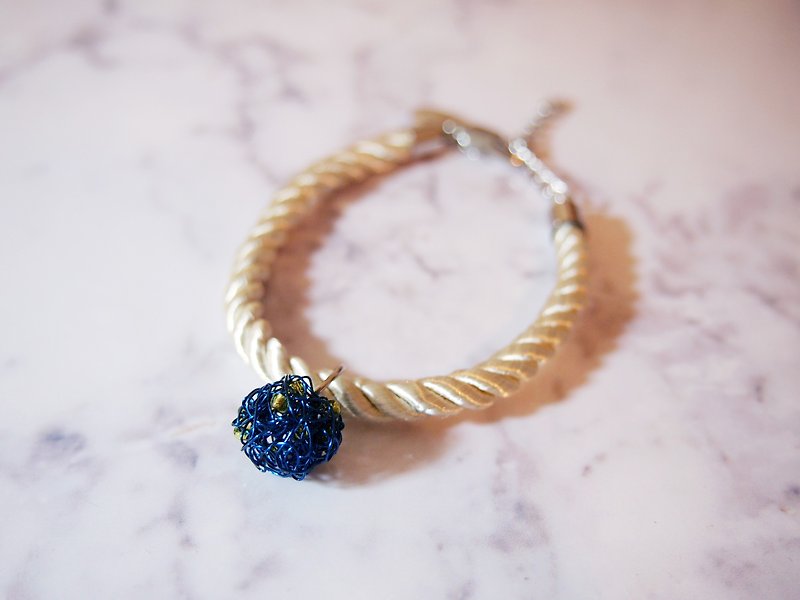 Classic round Wondermilk blue with white twisted Bronze wire and chain hand ME066 - Bracelets - Other Metals Blue