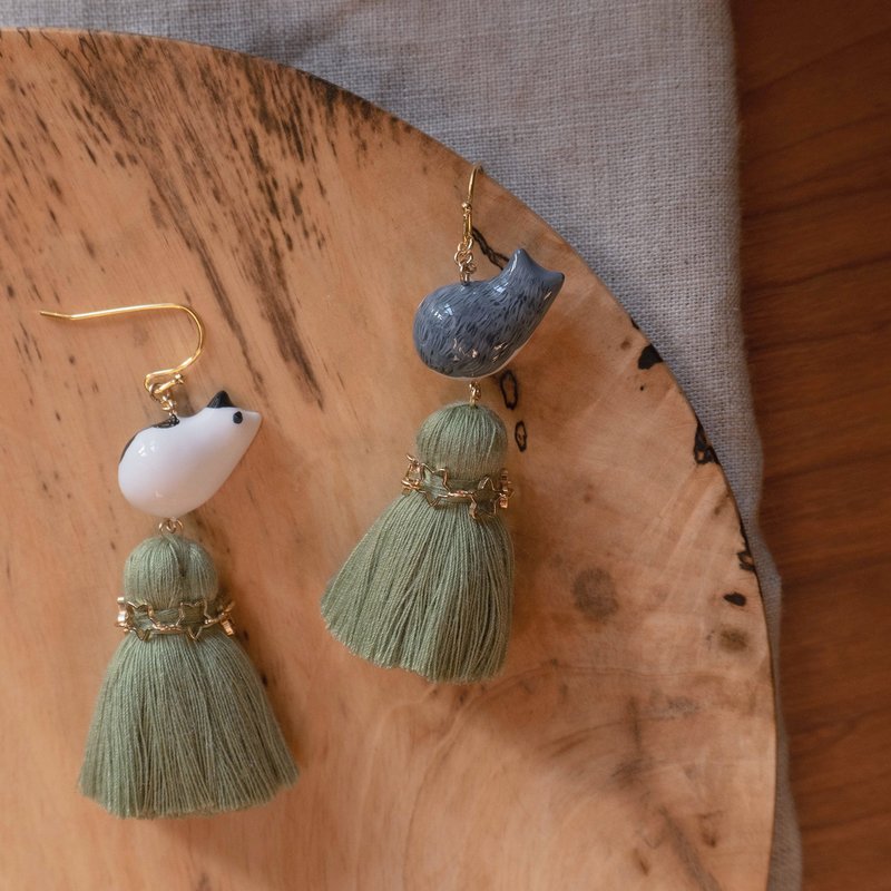 TeaTime 期待聖誕  抹茶綠星星流蘇與貓咪雙色花紋 耳環耳夾 - 耳環/耳夾/耳骨夾 - 黏土 綠色