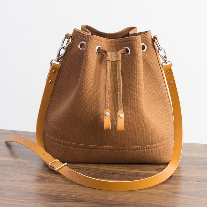 Limited Time Offer Large Multipurpose Canvas Bucket Bag Vegetable Tanned Leather Accessories Colorblock Solid Color 18 Colors - กระเป๋าแมสเซนเจอร์ - ผ้าฝ้าย/ผ้าลินิน สีแดง