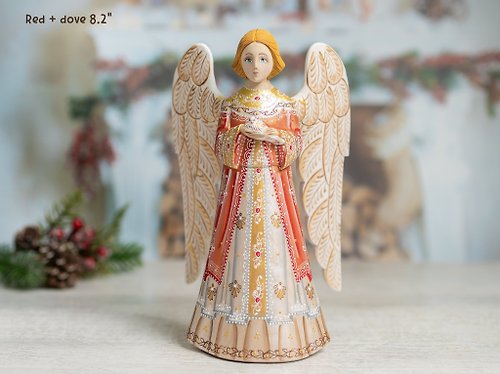 木彫りの人形の天使、木彫りの天使の彫刻、彫刻が施された天使の