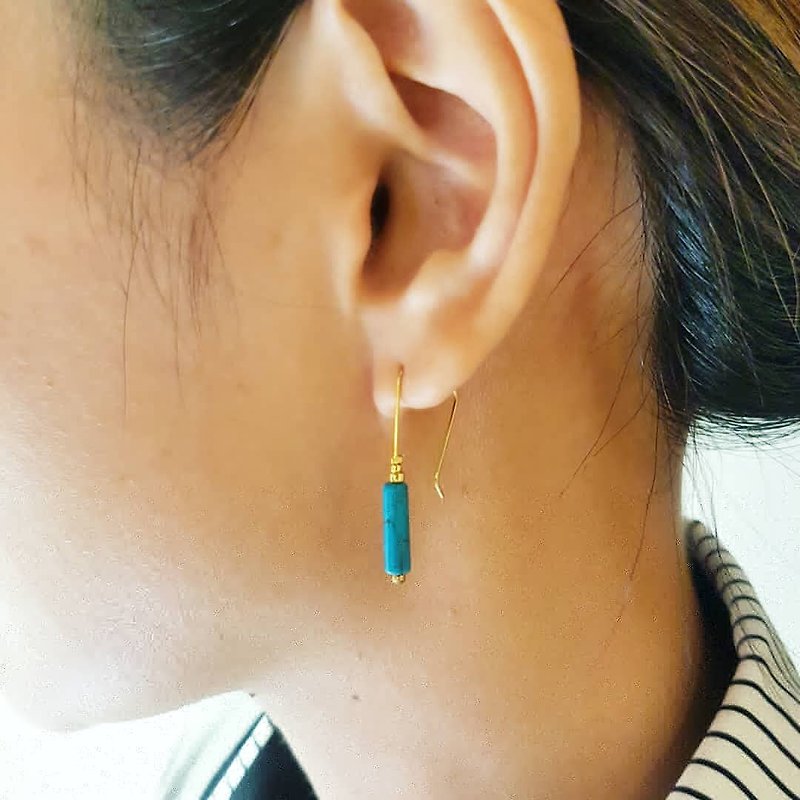 銅手作_藍色松石礦石耳勾式ㄇ字形銅耳環 - 耳環/耳夾 - 玉石 藍色