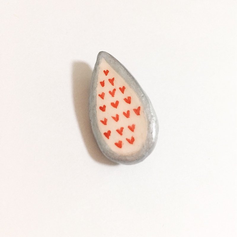 Love drops clay hand-made hand-painted handmade brooch - เข็มกลัด - ดินเหนียว สีเงิน