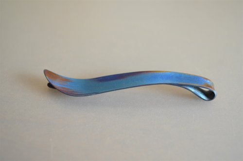 titanium hairpin・羽のチタンヘアピン・絵画のような青や金・マットA