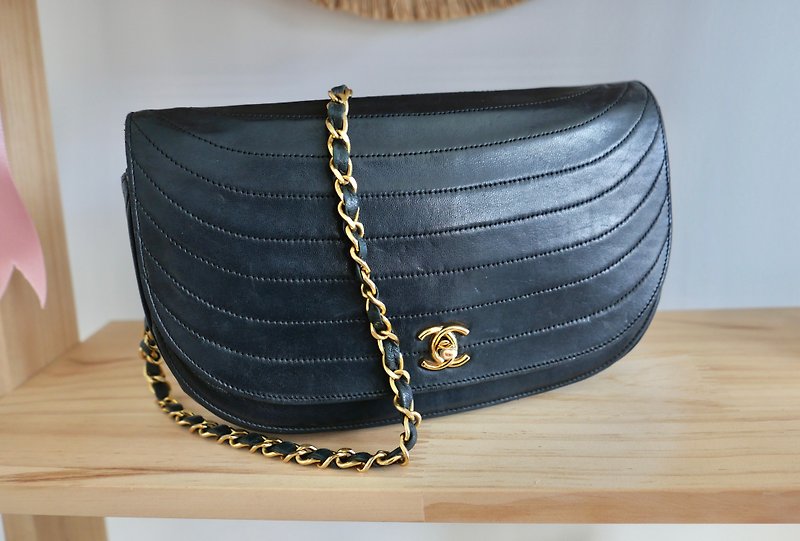 Rare - Chanel Vintage Black Leather Half-Moon Bag - Messenger Bags & Sling Bags - Genuine Leather Black