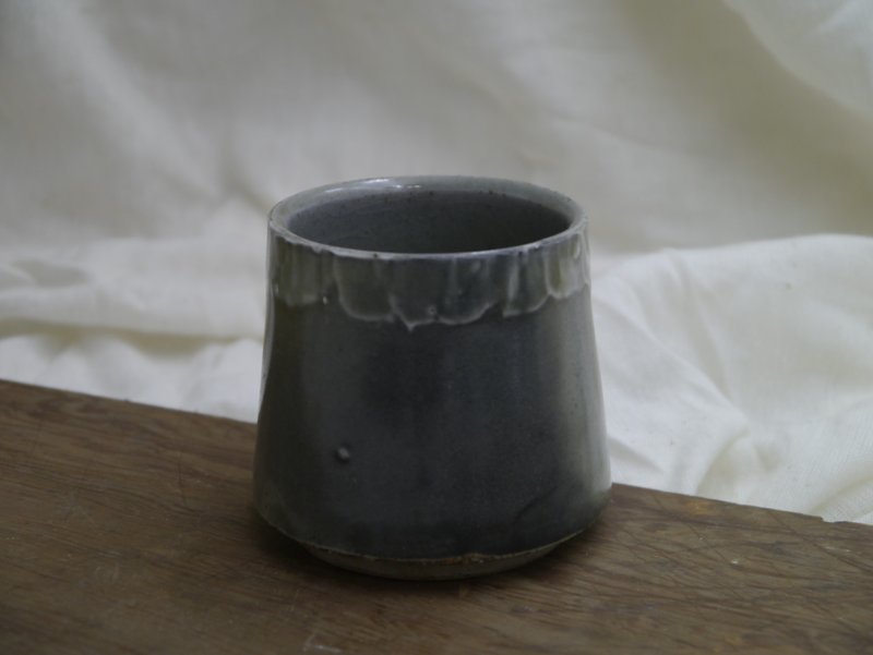 【一冬人】那座小山 - 生活食器 陶器 陶杯 酒杯 咖啡杯 茶杯 - 其他杯子 - 陶 綠色