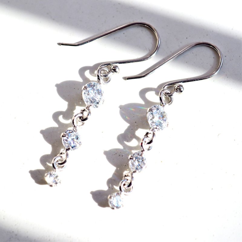 Sterling Silver CZ Cascade Drop Earrings | Elegant 3 Stone Dangle Jewelry - 耳環/耳夾/耳骨夾 - 純銀 銀色