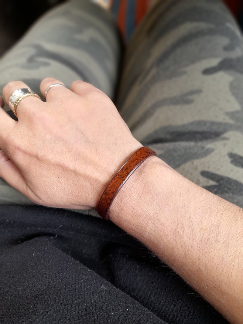 Stacking Bangle for Men/Women/Teens, Minimalist Leather Bracelet, Motto Bangle - 手鍊/手環 - 真皮 咖啡色