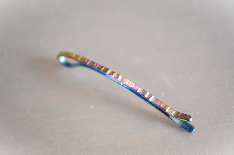 Titanium hairpin・６２mm・純チタンヘアピン・ブロック鎚目・桃・B - 髮夾/髮圈 - 其他金屬 藍色