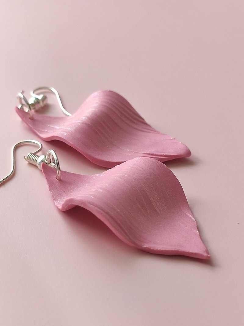 Leaf earrings - 耳環/耳夾 - 黏土 粉紅色