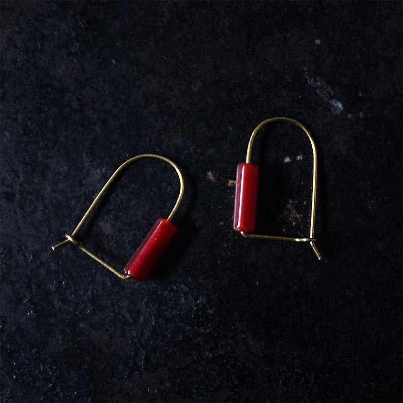 U型紅瑪瑙管珠耳環 - 耳環/耳夾 - 其他材質 紅色