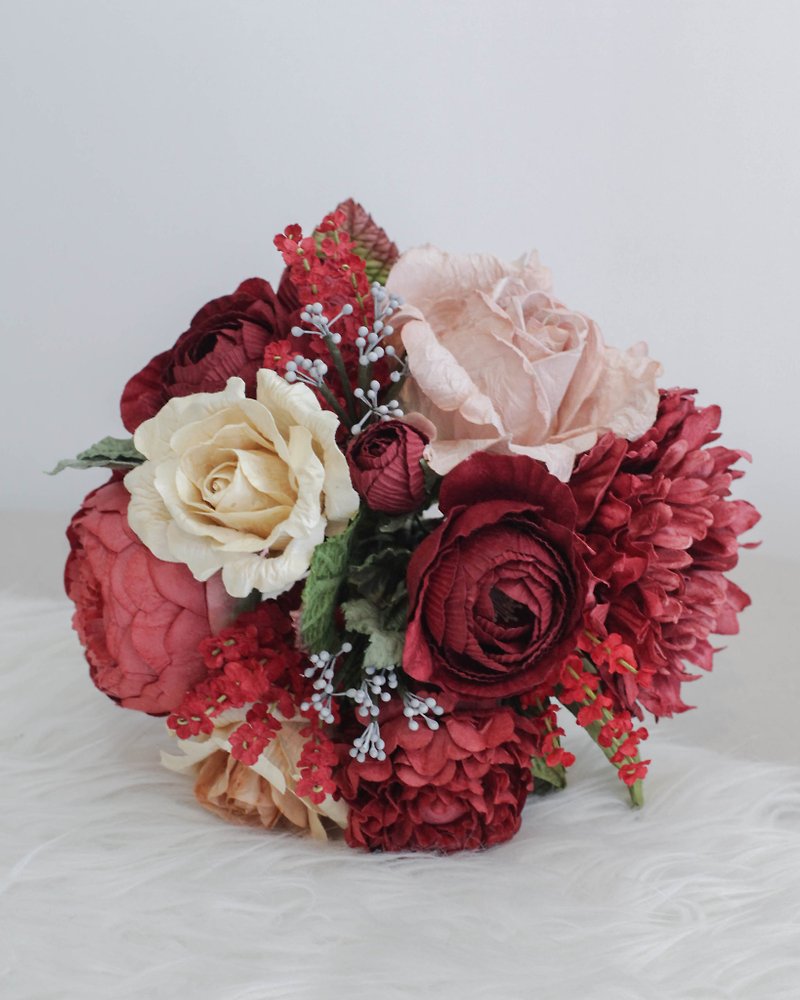 BURGUNDY LOVE Small Flower Bouquet Handmade Paper Flowers - 木工/竹藝/紙雕 - 紙 紅色