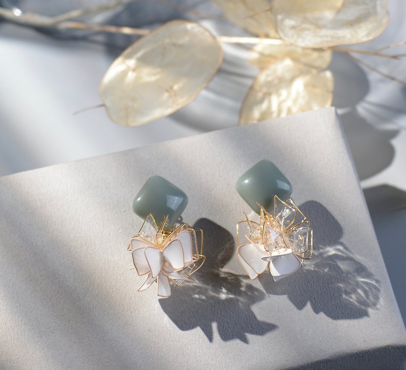 Platinum Flower Ball Optional Morandi Resin Ear Pin Clip-On - Earrings & Clip-ons - Other Materials Khaki