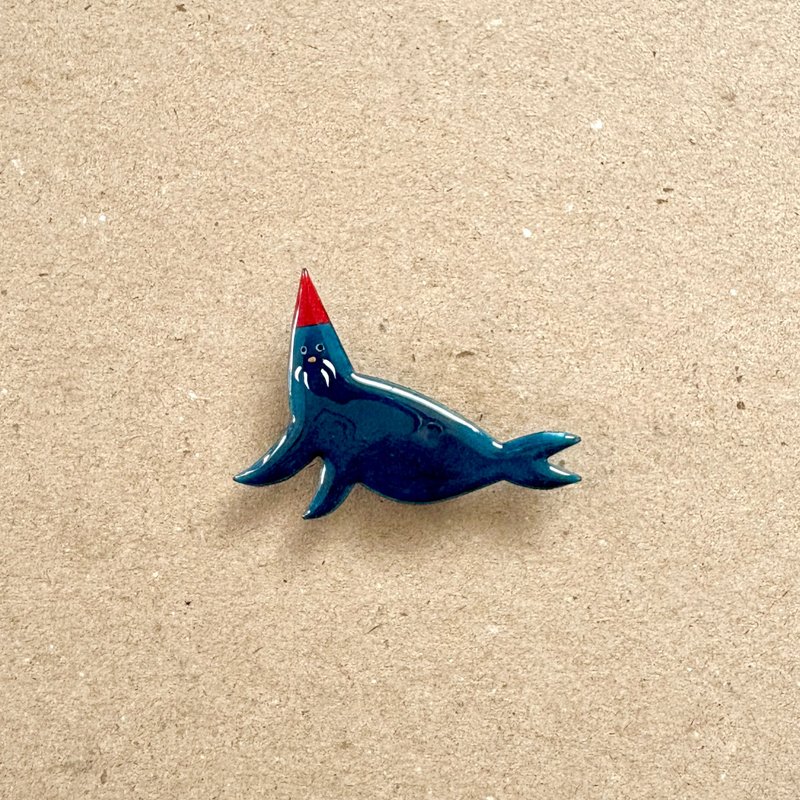 Sea lion - 胸針 - 其他材質 