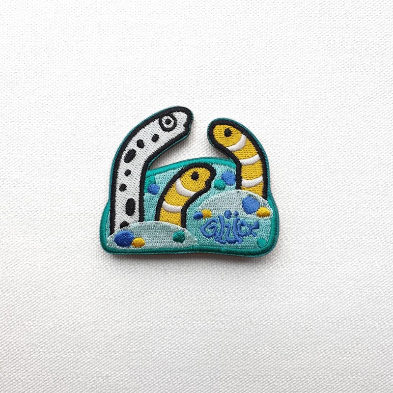 Design No.SGE3811 - 【Cork Wood】Spotted Garden Eel Badges - Badges & Pins - Wood Multicolor