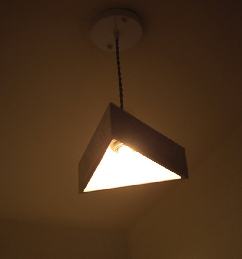 トライアングルボディのシャンデリア - 照明・ランプ - コンクリート 