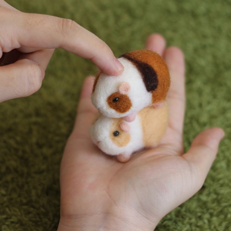 Guinea Pig Wool Felt Kit (with video instruction) - เย็บปัก/ถักทอ/ใยขนแกะ - ขนแกะ สีนำ้ตาล