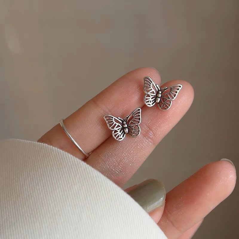 925 sterling silver retro three-dimensional hollow butterfly shape ear buckle sterling silver earrings - ต่างหู - เงินแท้ สีเงิน