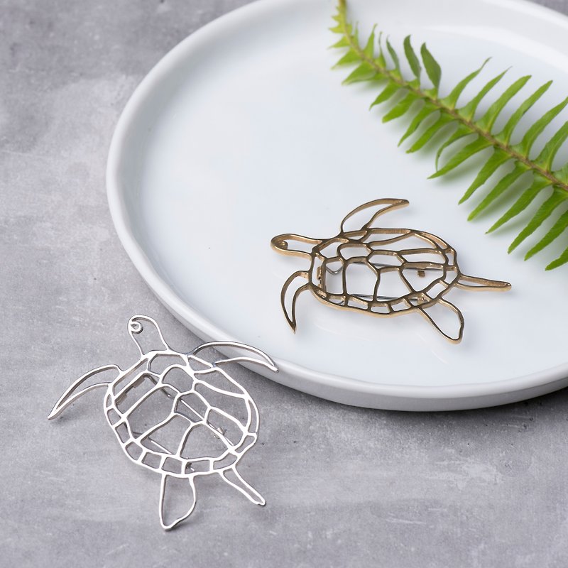 . In The Ocean. NO.5 sea turtle pin - Brooches - Sterling Silver Silver