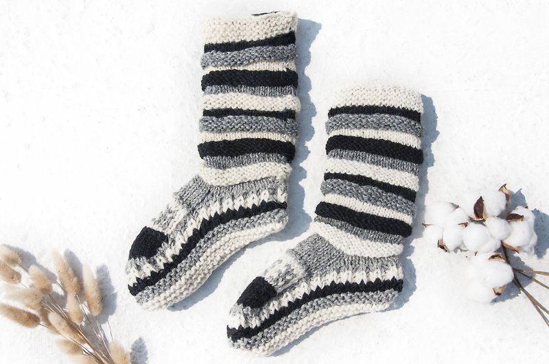 Hand-knitted woolen knit socks/striped socks/wool crocheted stockings/warm woolen socks-Nordic Fair Isle black and white - Socks - Wool Black