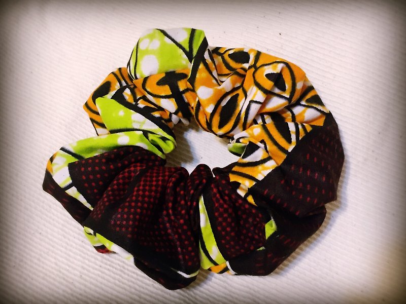 【Love in Africa】African flower cloth large intestine ring/hair ring - Hair Accessories - Cotton & Hemp 