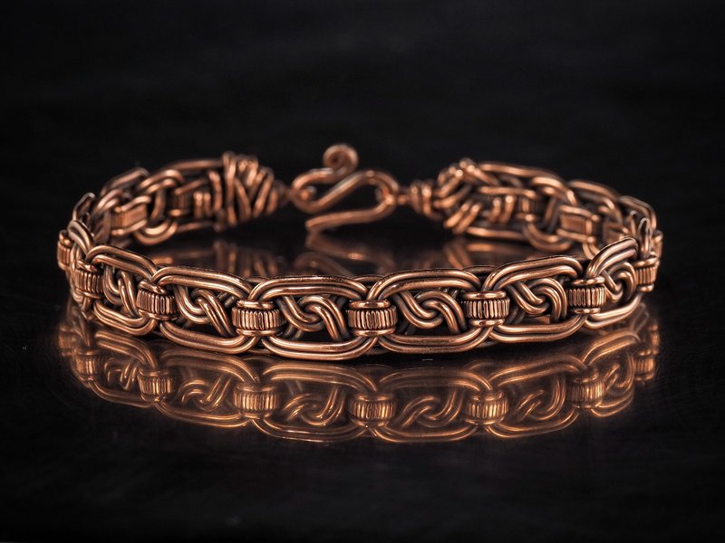 Handmade copper bracelet Unique wire wrapped metal bangle Antique style jewelry - 手鍊/手環 - 銅/黃銅 金色