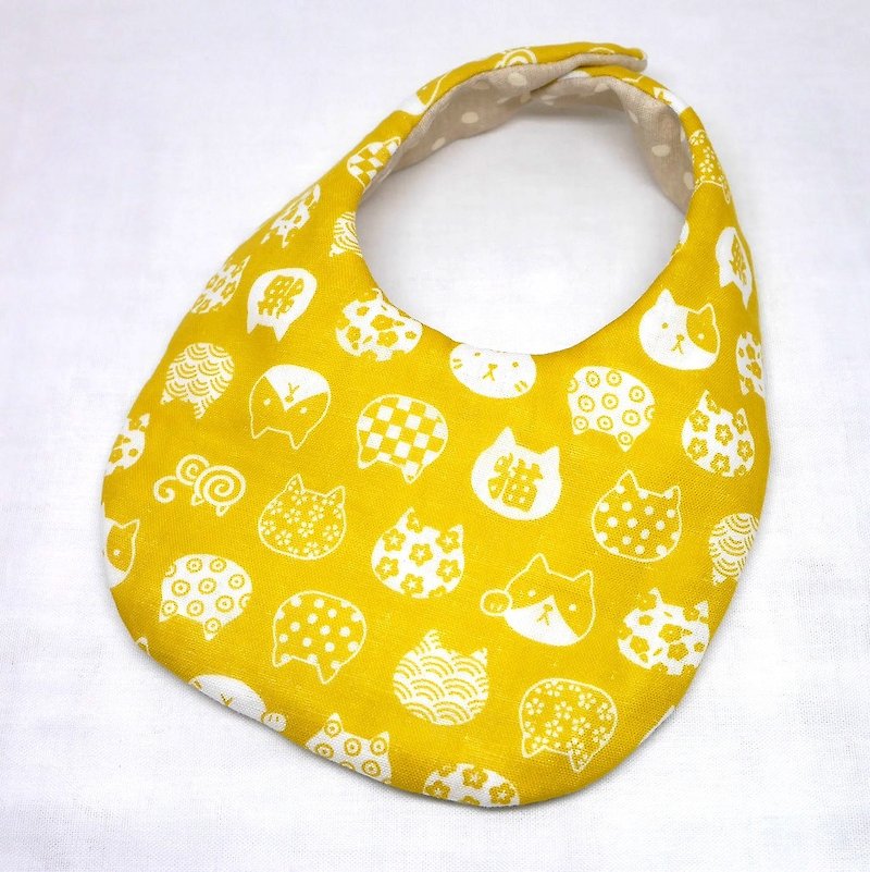 Japanese Handmade 4-layer-double gauze Baby Bib / Lucky cat yellow - ผ้ากันเปื้อน - ผ้าฝ้าย/ผ้าลินิน สีเหลือง