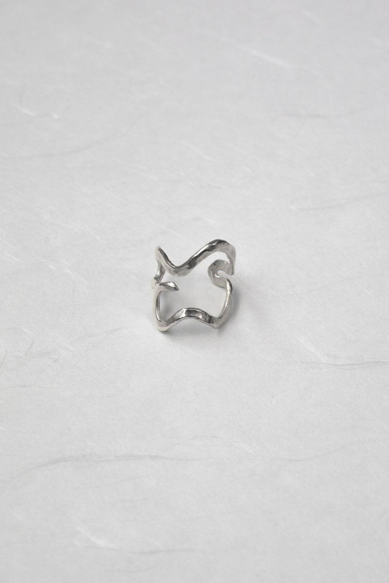 JUelry x ChouYi Human Earclip / Ring (Silver) - Human Earclip / Ring - แหวนทั่วไป - เงินแท้ สีเงิน