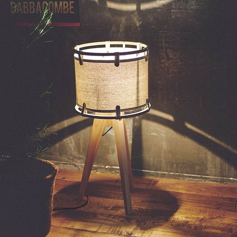 Krueth- Kuis Japanese floor lamp (beige) - โคมไฟ - ไม้ สีกากี