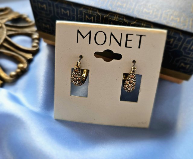 Monet brand clearance jewelry