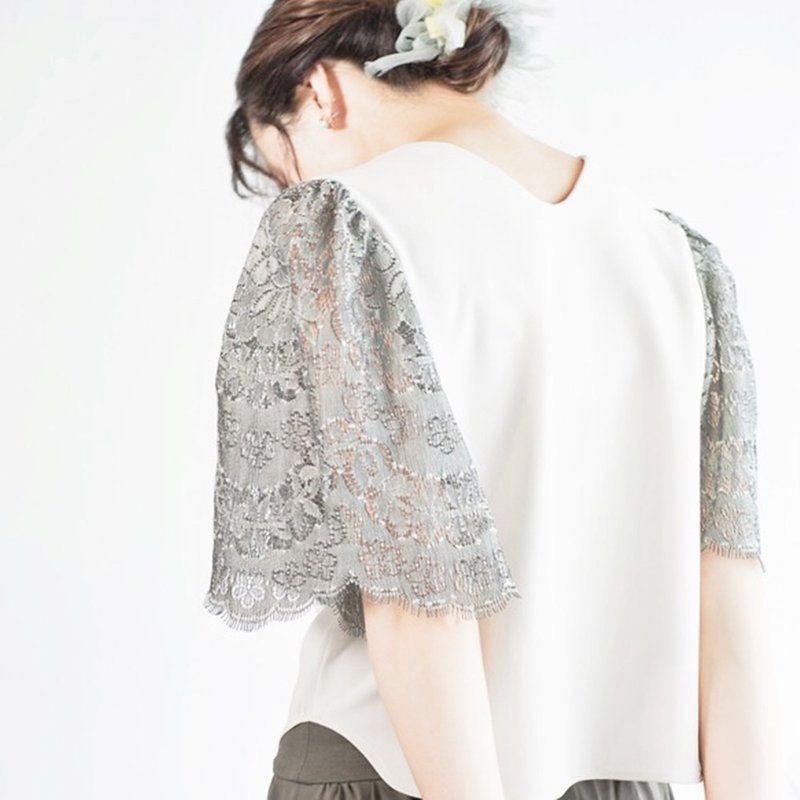 美しさにこだわった半袖ブラウス | ベージュ×カーキ - 女襯衫 - 其他材質 卡其色