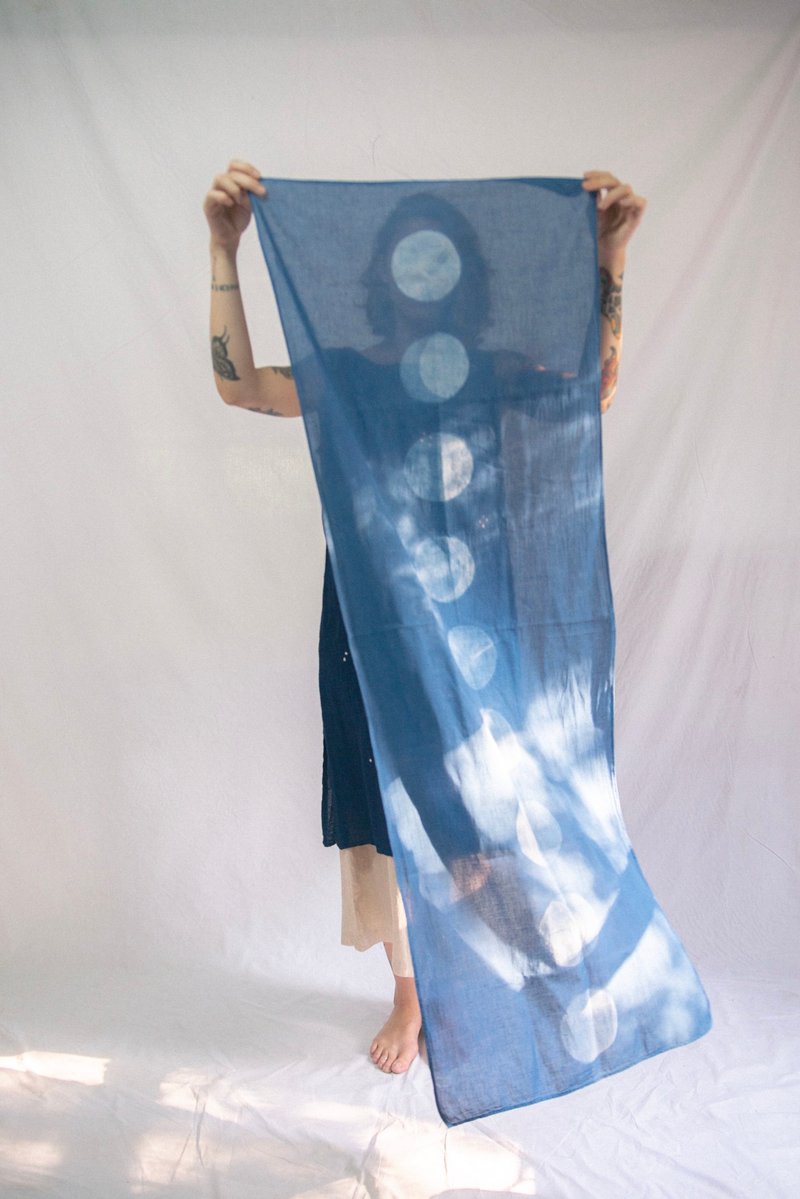 Lunar Scarf | Natural Indigo | Paper-stencil with Rice Glue Resistance Dyed - 絲巾 - 棉．麻 藍色
