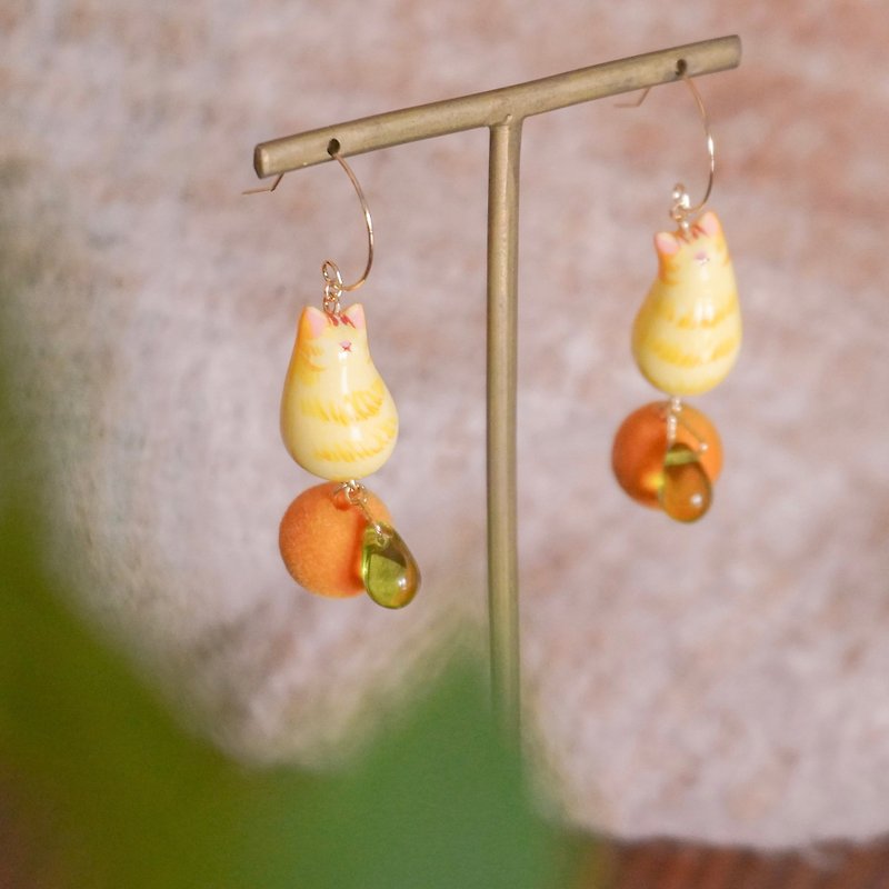 TeaTime honey cream flavor ordinary cat earrings and Clip-On - Earrings & Clip-ons - Clay Yellow