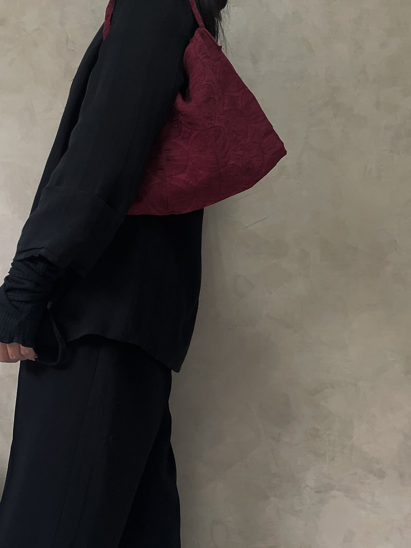 Three-piece handbag/shoulder strap old red polka dots - Handbags & Totes - Silk Red