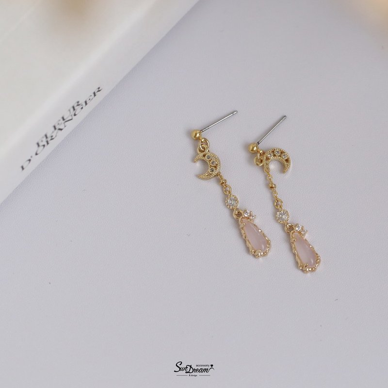 Moon Summer Romantic Earrings-Pink Clip Earrings Clip-On Moon Earrings - ต่างหู - ทองแดงทองเหลือง ขาว