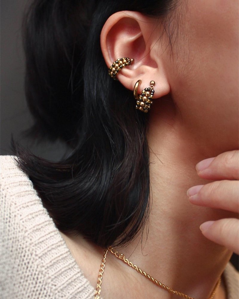 月桂小耳圈 編織耳環 黃銅耳環 日本珠 禮物 - 項鍊 - 銅/黃銅 金色