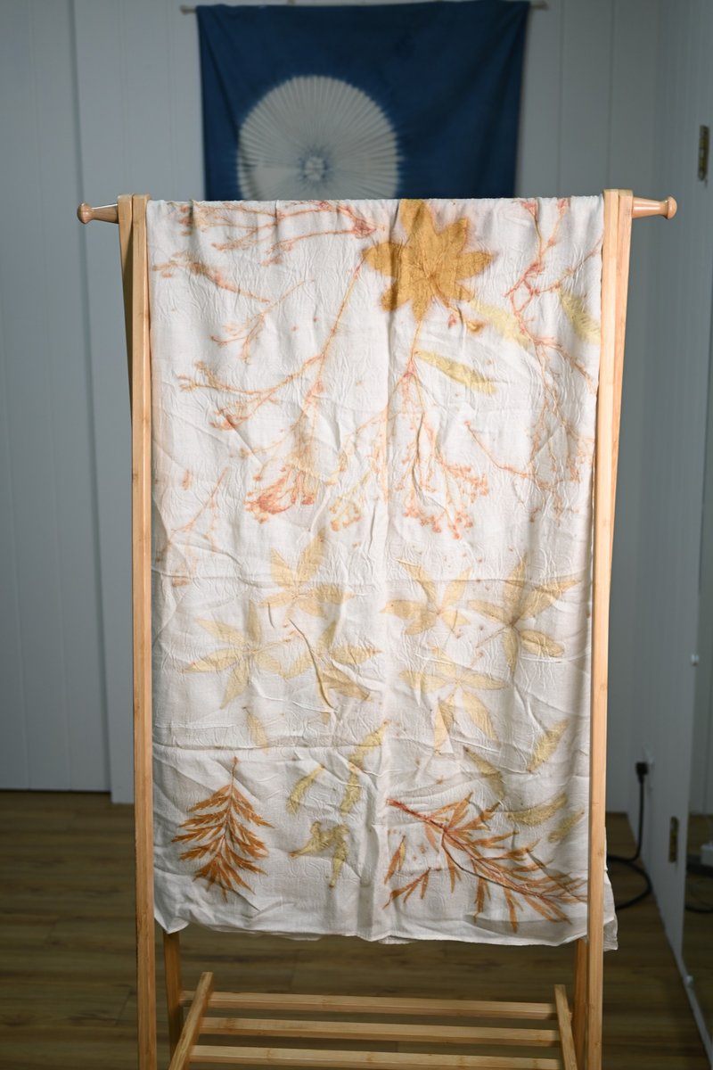 [Limited memory] EcoPrint floral and leaf pad printing wool scarf/hanging picture - Knit Scarves & Wraps - Wool Multicolor