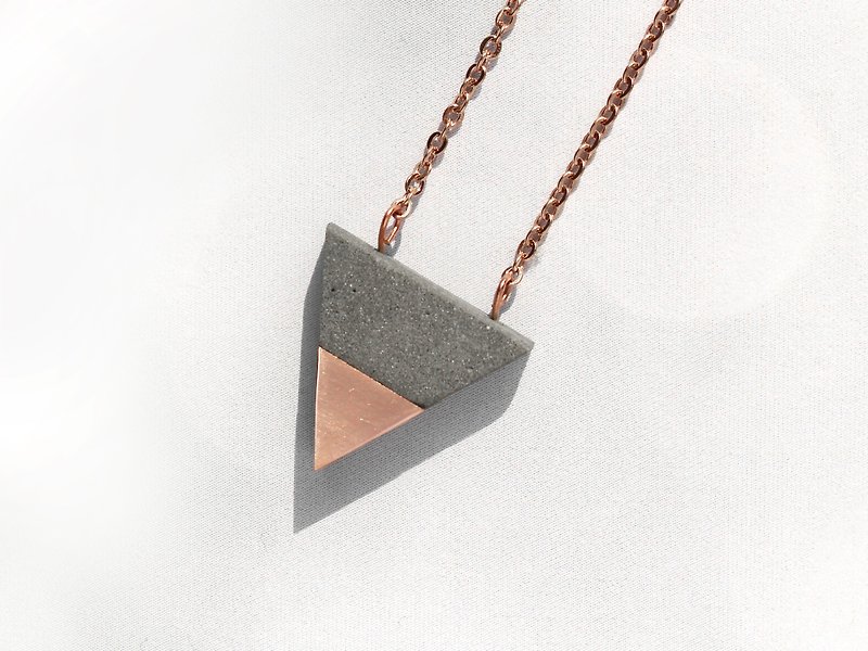 Concrete Copper Triangle Necklace | Dark Grey - สร้อยคอ - ปูน สีเทา