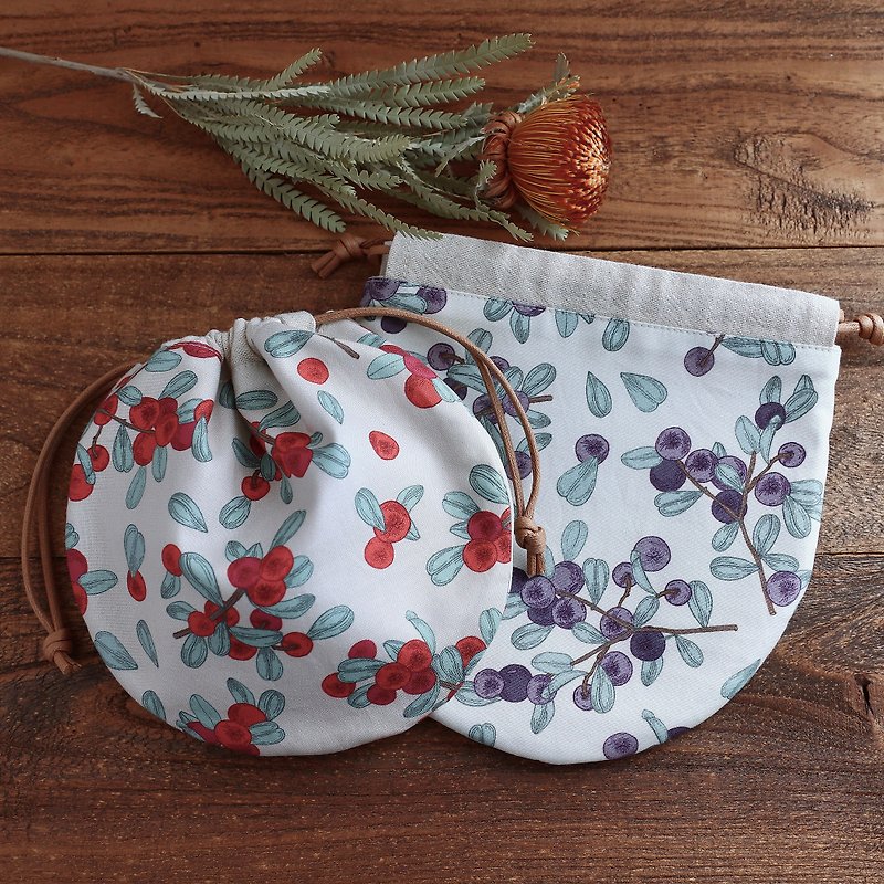 Berry Round Linen Stitching Drawstring Pocket Small Storage Bag Two Colors - กระเป๋าเครื่องสำอาง - ผ้าฝ้าย/ผ้าลินิน หลากหลายสี