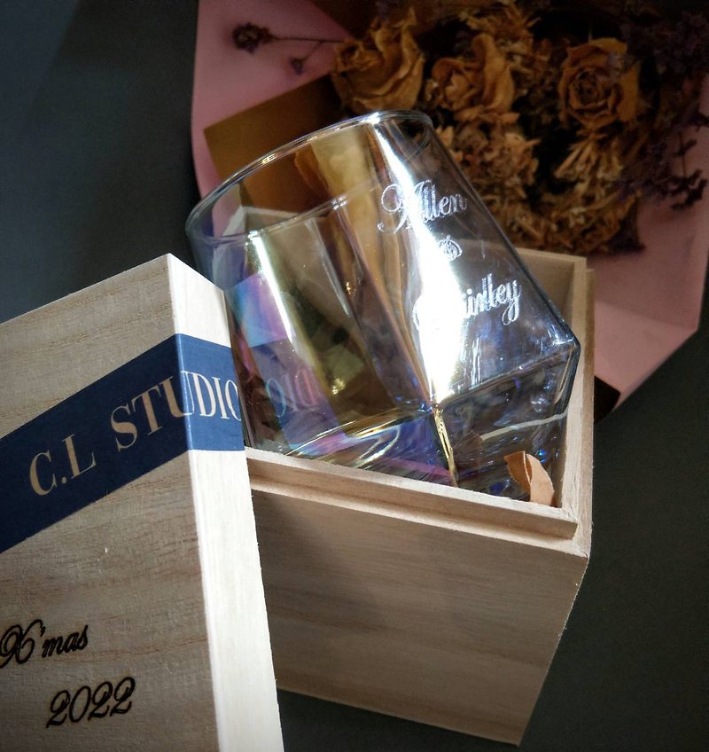 進口菱形(幻彩光)酒杯 刻字客製化 贈限量木盒 情人/結婚禮物 - 杯/玻璃杯 - 玻璃 多色