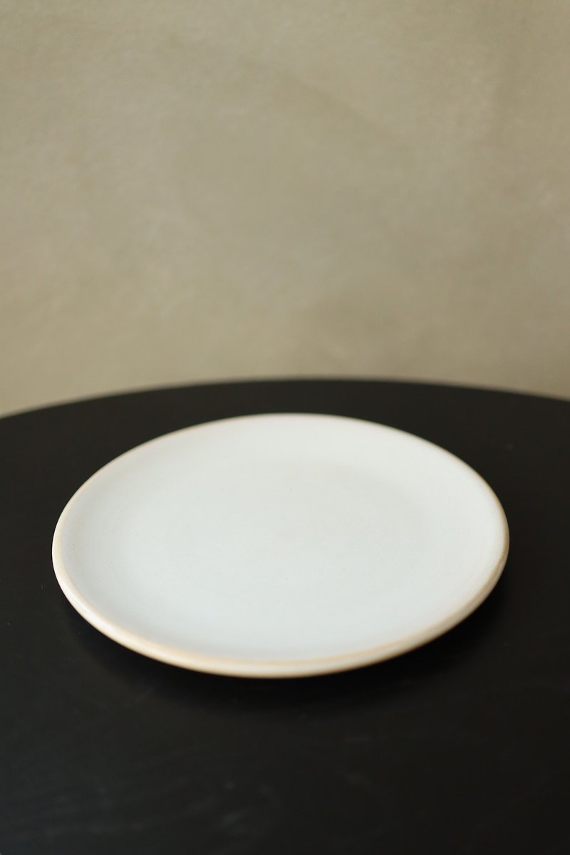 亮白釉微平盤 - 盤子/餐盤 - 陶 白色