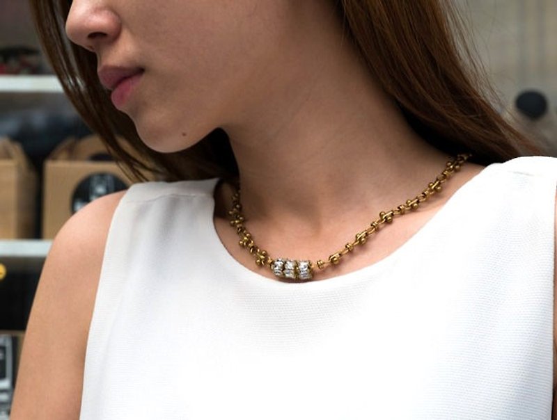 Hand Jewelry Design Victoria Roller Stone Bronze Necklace - สร้อยคอ - เครื่องเพชรพลอย สีทอง