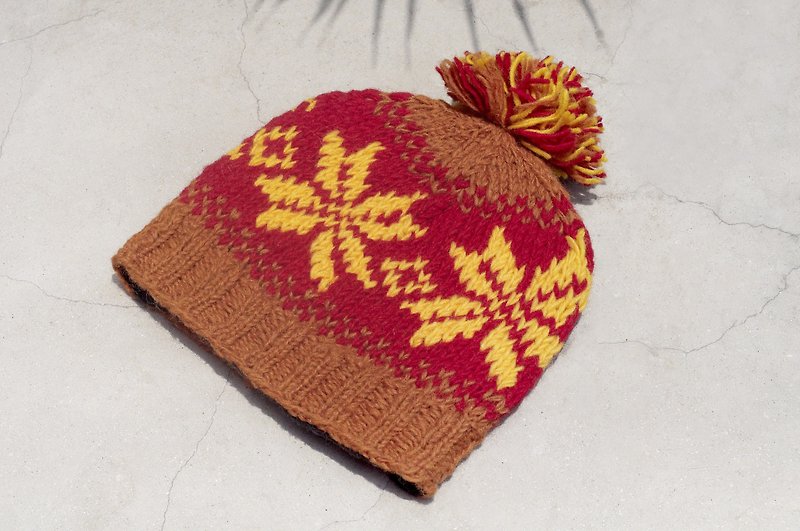 Christmas market limited one hand-woven pure wool hat / knitted wool hat / inner brush hand knitted wool hat / woolen hat (made in nepal)-Sunshine Scandinavian Snowflake Ethnic Totem - หมวก - ขนแกะ หลากหลายสี