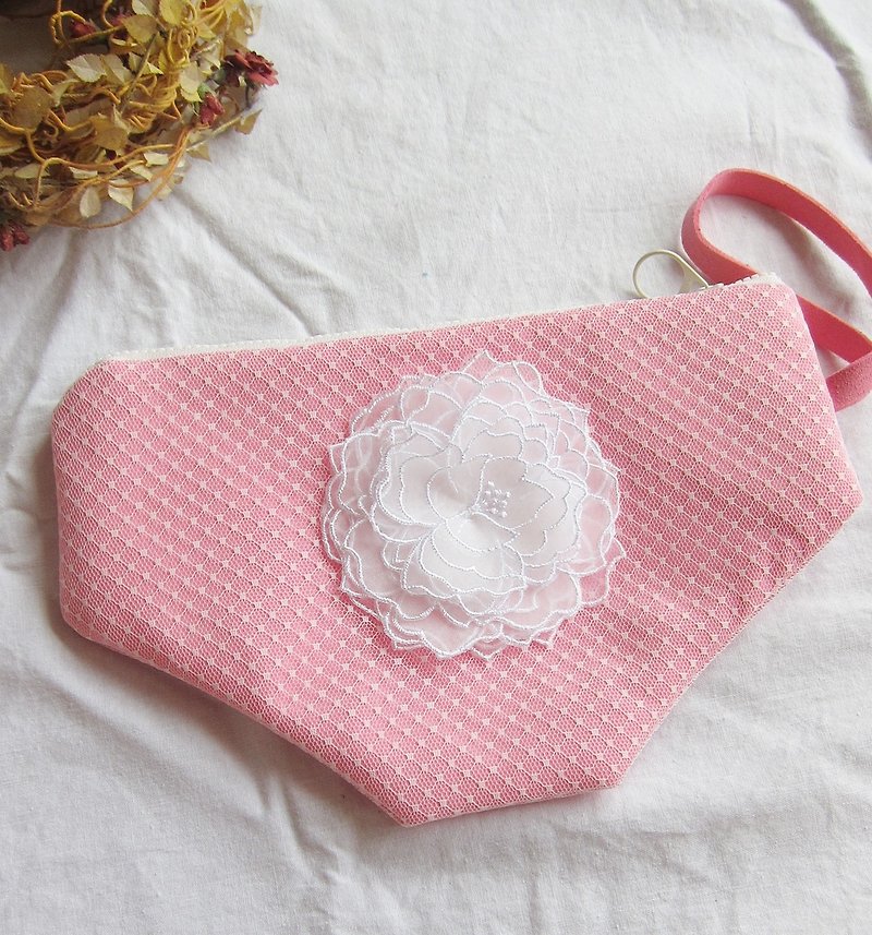 Embroidered  Lace clutch bag ,  clutch purse with wrist strap ,bags  - กระเป๋าคลัทช์ - ไฟเบอร์อื่นๆ 