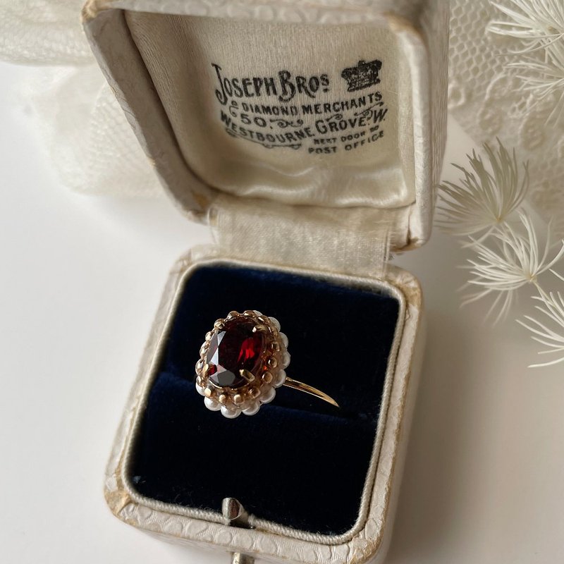 Surgical stainless Stainless Steel Gemstone garnet and vintage pearl oval ring / metal allergy friendly - แหวนทั่วไป - เครื่องเพชรพลอย สีแดง
