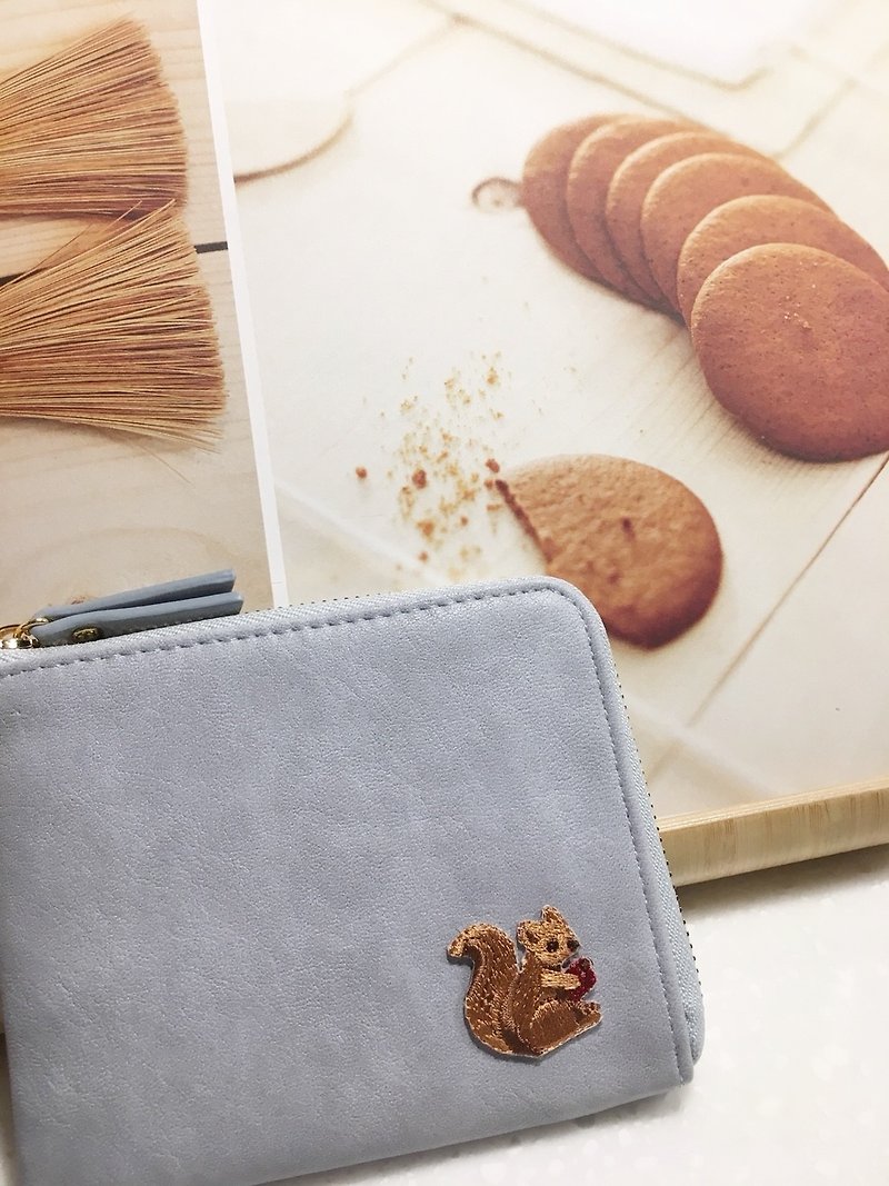 手作りギフトポケット小さな財布刺繍右目小リスL字型ジッパーショートクリップクリスマス交換ギフト - 財布 - 防水素材 ブルー