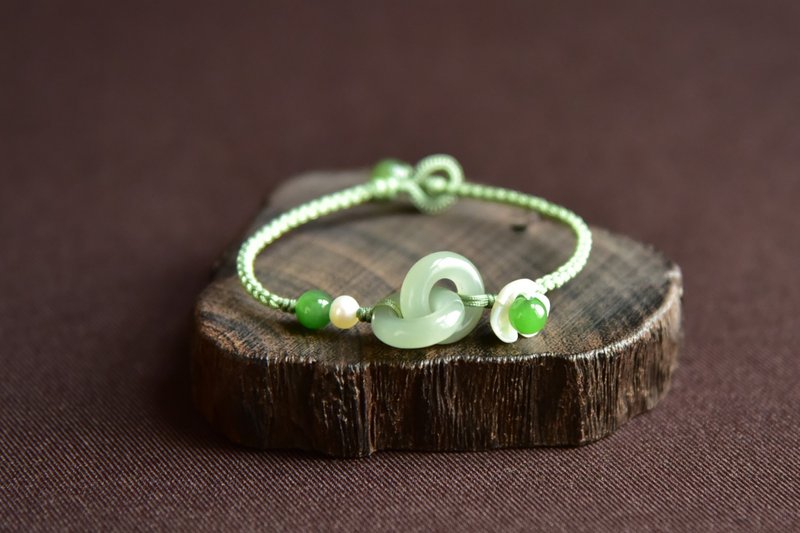 [Interlocking plus size] natural Hetian jade Qinghai Qingshui fresh classical meaning hand rope bracelet - Bracelets - Jade Green