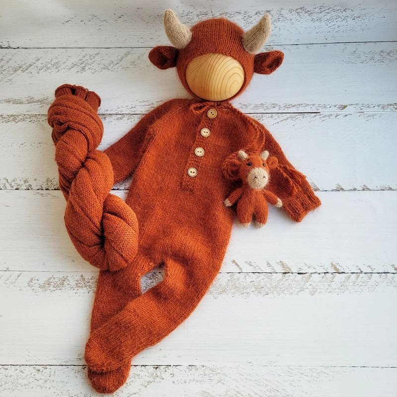 Newborn bull cow bonnet and stuffed toy. Girl or boy photo props. - Baby Accessories - Wool Brown